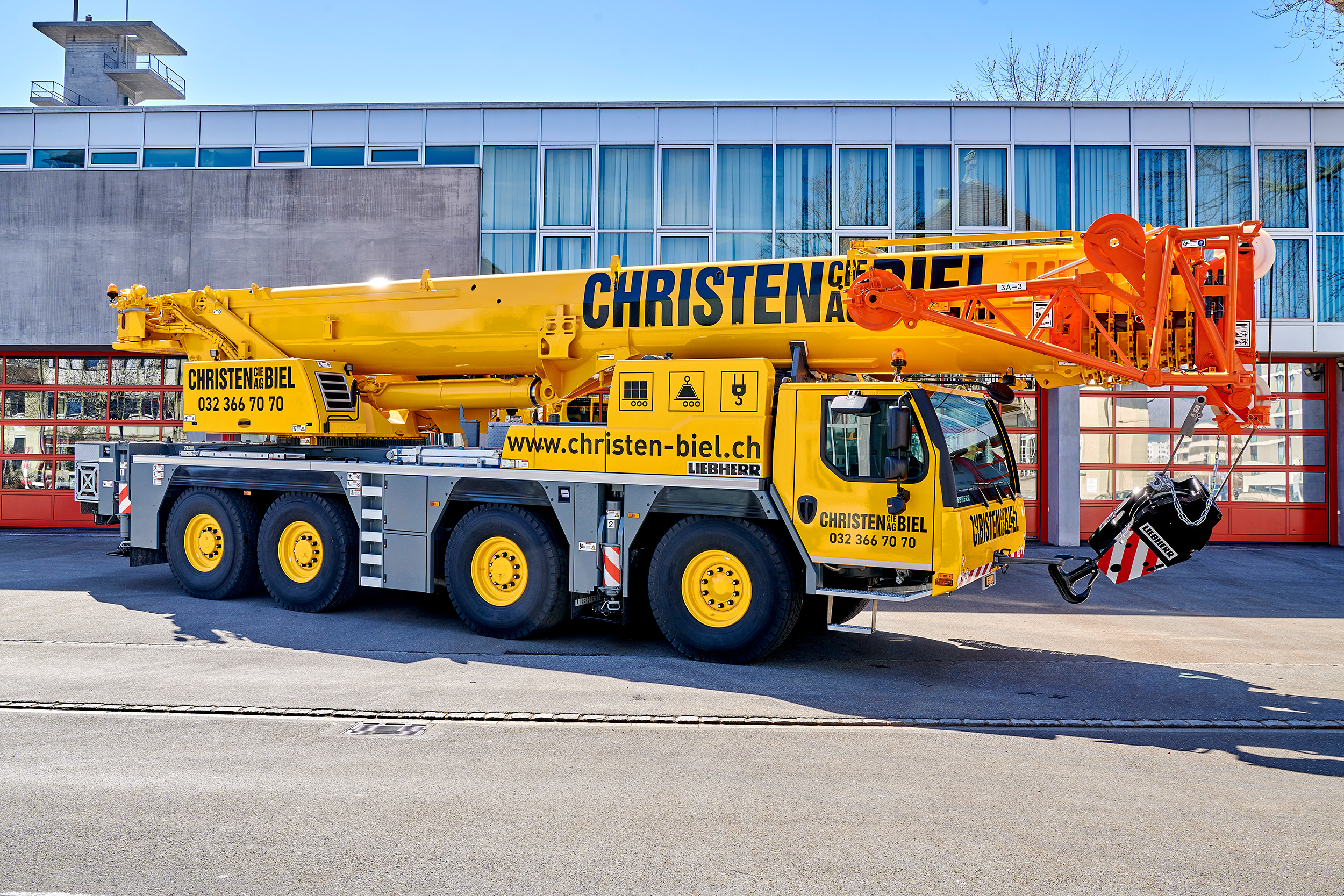 Neu im Angebot LTM 11204.1 der stärkste 4Achser weltweit! Christen + CIE AG Biel Neu im Angebot LTM 11204.1 der stärkste 4Achser weltweit! Christen + CIE AG Biel